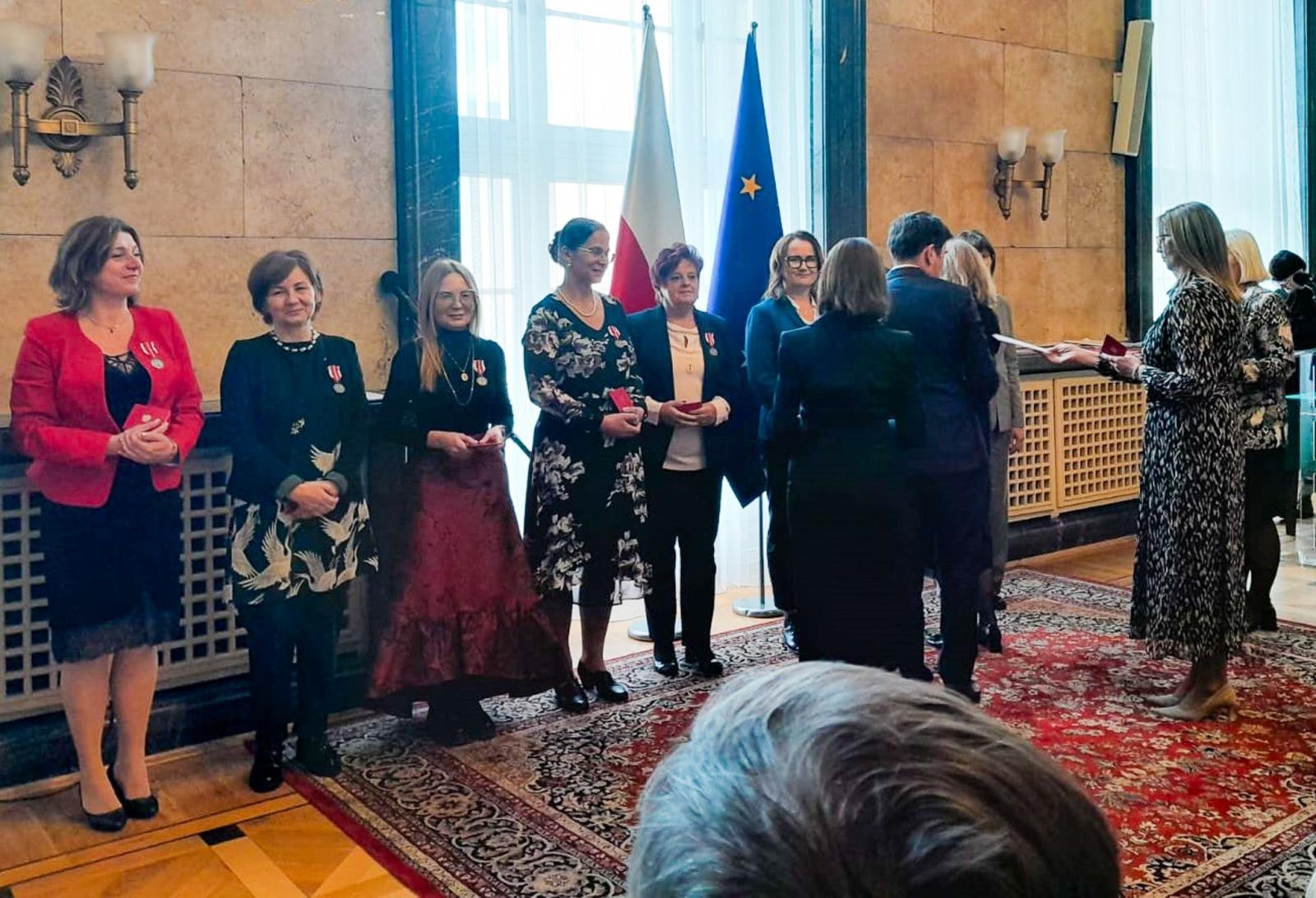 Zdjęcie w galerii na portalu naszraciborz.pl: Dyrektorki przedszkoli z Medalem KEN wiadomości z regionu