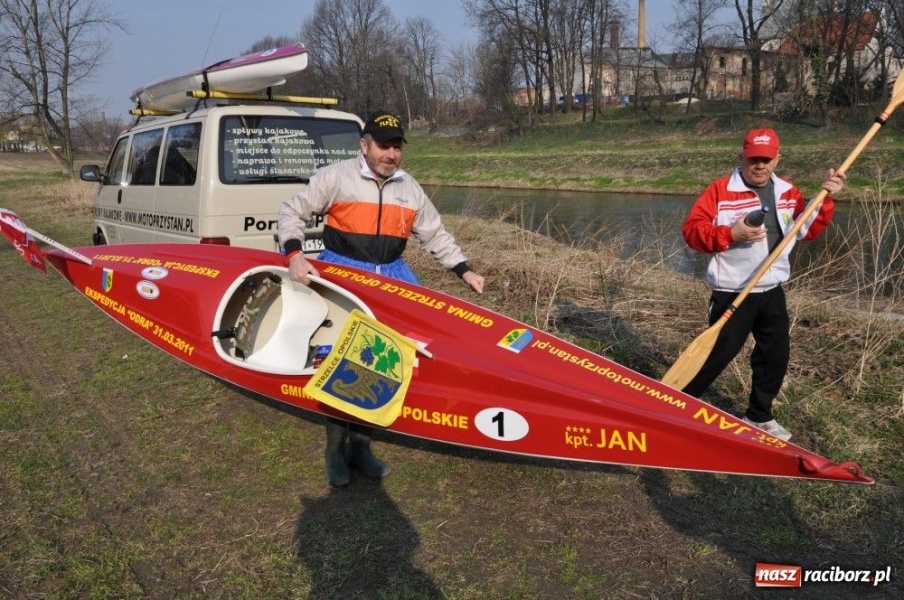 Zdjęcie w galerii na portalu naszraciborz.pl: Wyruszył Odrą z Raciborza nad morze wiadomości z regionu