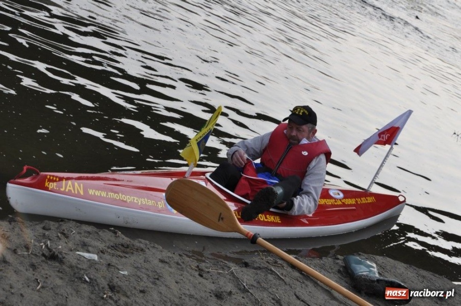 Zdjęcie w galerii na portalu naszraciborz.pl: Wyruszył Odrą z Raciborza nad morze wiadomości z regionu