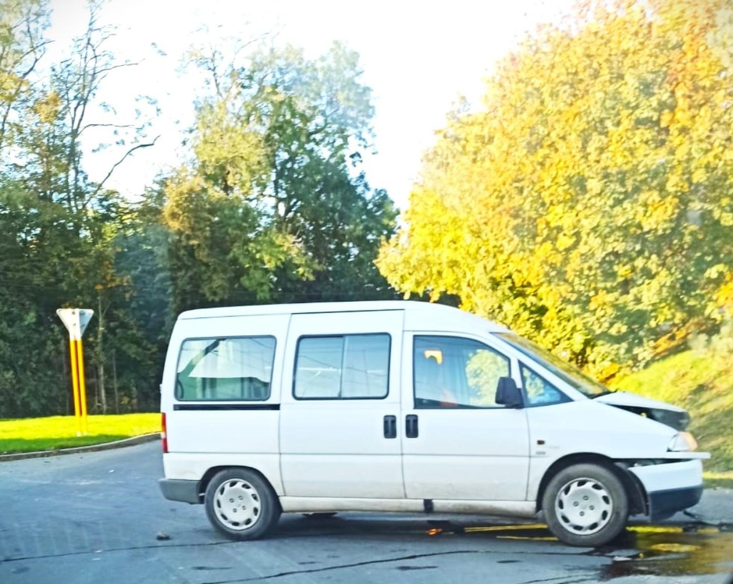 Zdjęcie w galerii na portalu naszraciborz.pl: Zignorował znaki i spowodował kolizję. Groźne zdarzenie w Pawłowie wiadomości z regionu