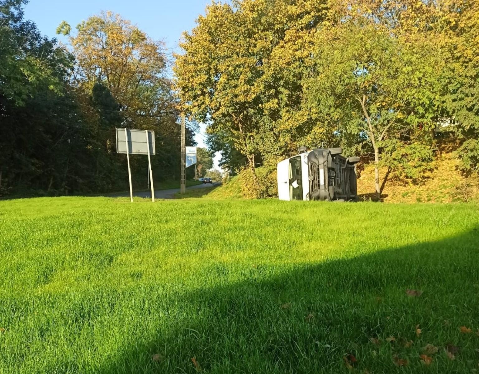 Zdjęcie w galerii na portalu naszraciborz.pl: Zignorował znaki i spowodował kolizję. Groźne zdarzenie w Pawłowie wiadomości z regionu