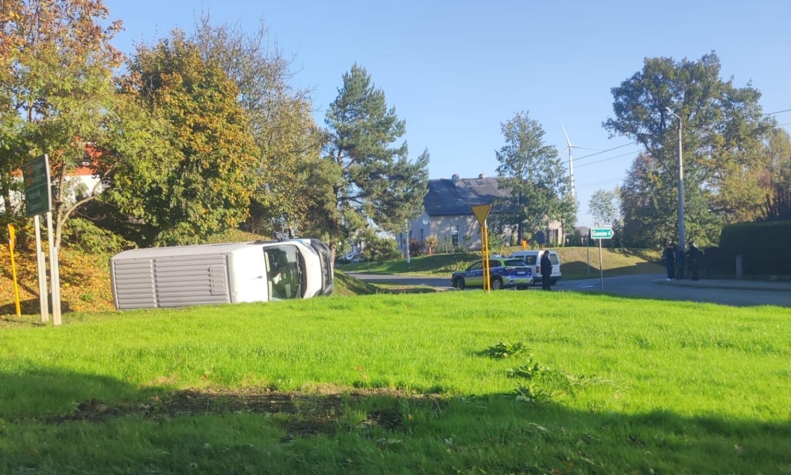 Zdjęcie w galerii na portalu naszraciborz.pl: Zignorował znaki i spowodował kolizję. Groźne zdarzenie w Pawłowie wiadomości z regionu