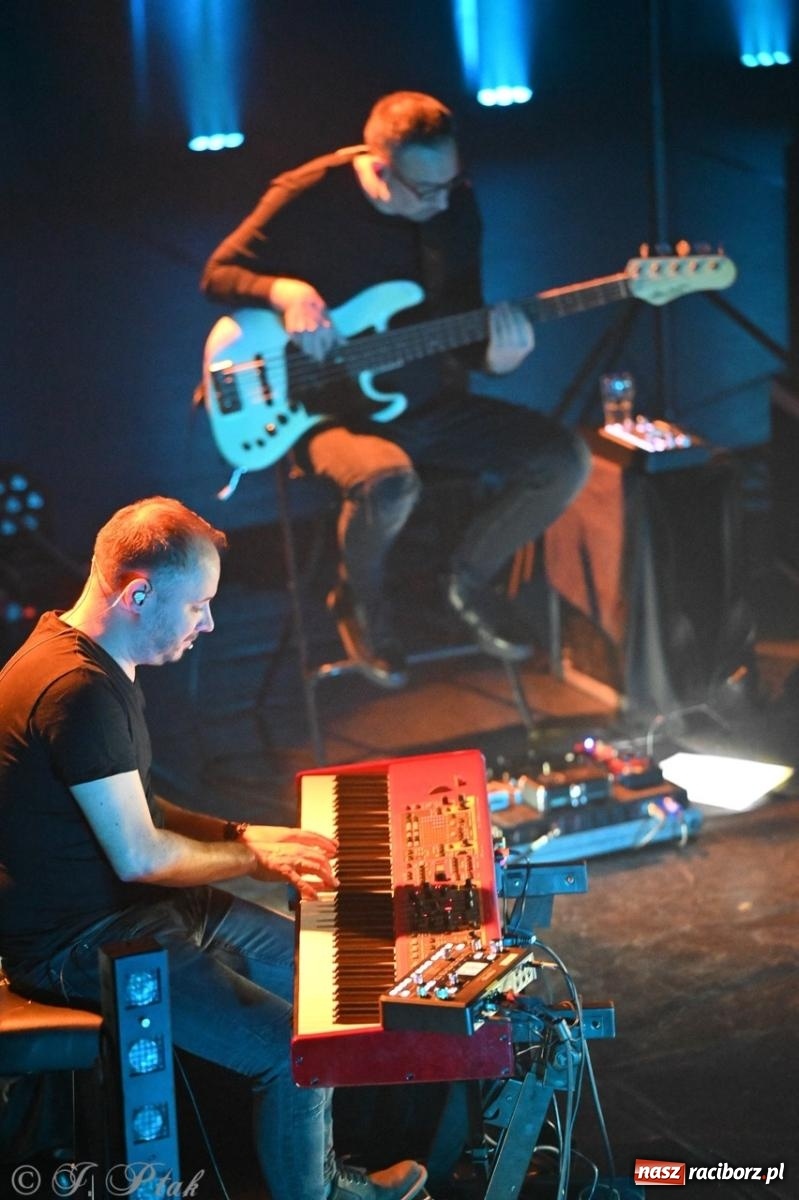 Zdjęcie w galerii na portalu naszraciborz.pl: Andrzej Piaseczny akustycznie w Raciborzu: wieczór pełen muzycznych emocji wiadomości z regionu