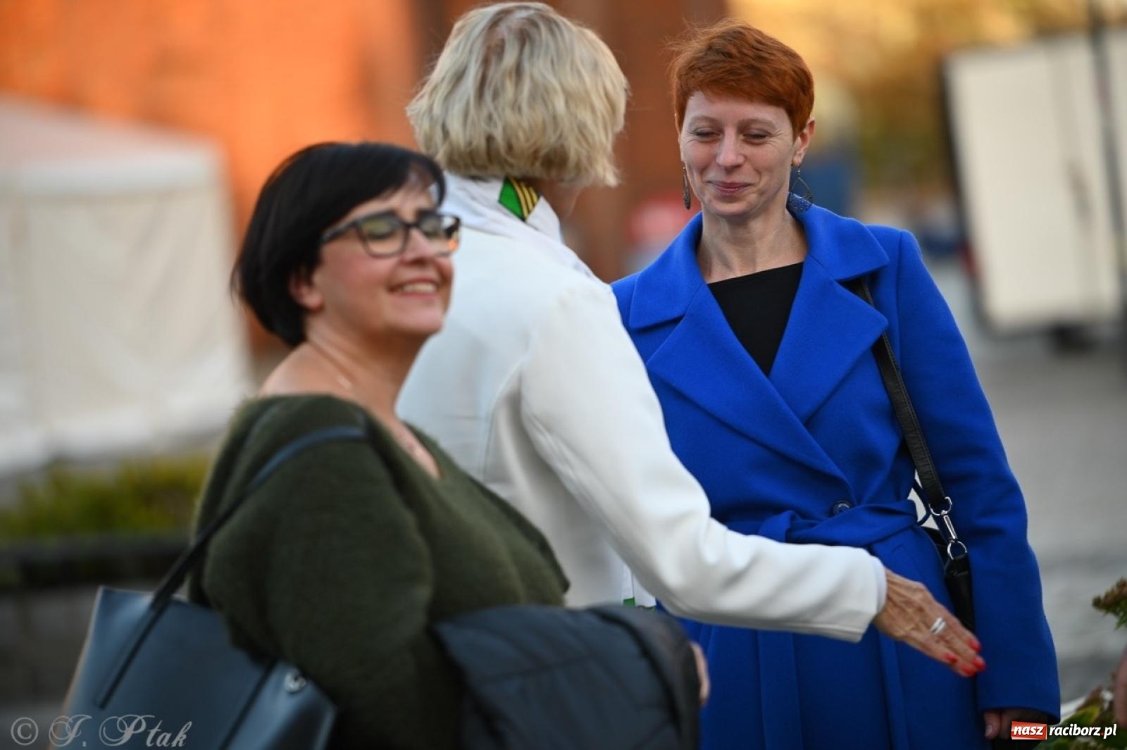 Zdjęcie w galerii na portalu naszraciborz.pl: Wystawa, tort i Bruce Lee. Kino Bałtyk świętuje 100-lecie  wiadomości z regionu