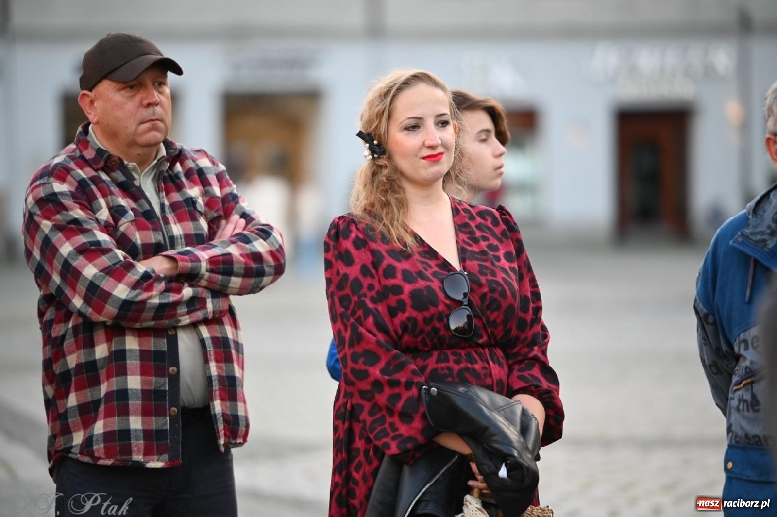 Zdjęcie w galerii na portalu naszraciborz.pl: Wystawa, tort i Bruce Lee. Kino Bałtyk świętuje 100-lecie  wiadomości z regionu