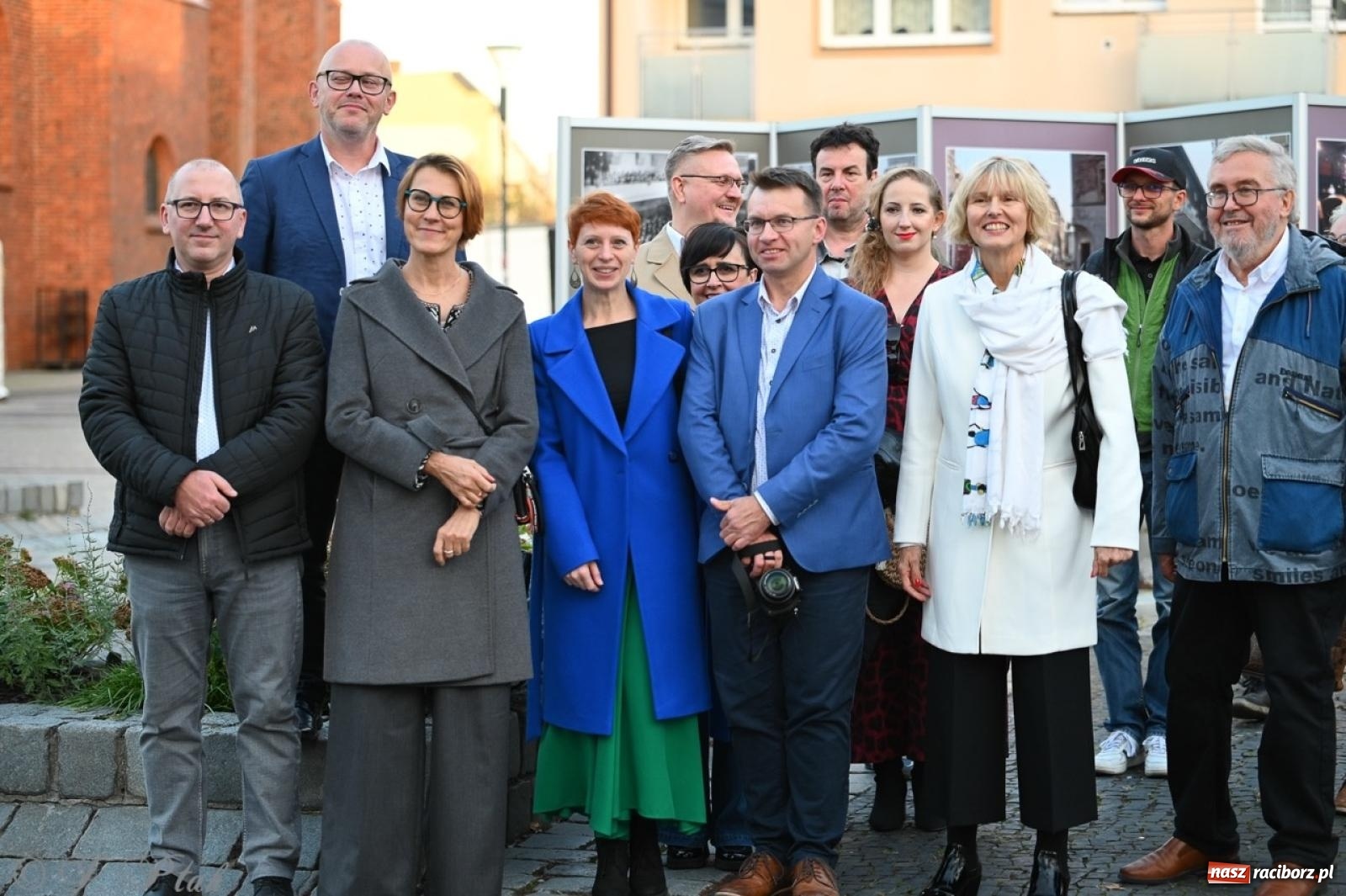 Zdjęcie w galerii na portalu naszraciborz.pl: Wystawa, tort i Bruce Lee. Kino Bałtyk świętuje 100-lecie  wiadomości z regionu
