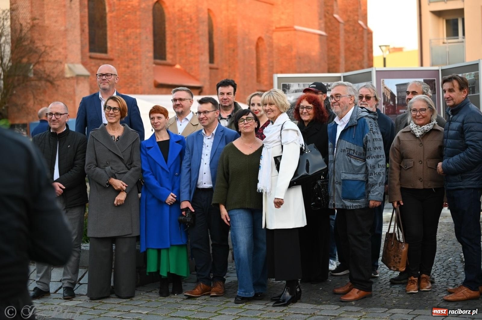 Zdjęcie w galerii na portalu naszraciborz.pl: Wystawa, tort i Bruce Lee. Kino Bałtyk świętuje 100-lecie  wiadomości z regionu