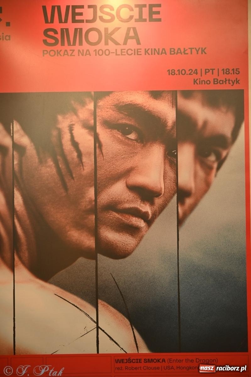 Zdjęcie w galerii na portalu naszraciborz.pl: Wystawa, tort i Bruce Lee. Kino Bałtyk świętuje 100-lecie  wiadomości z regionu