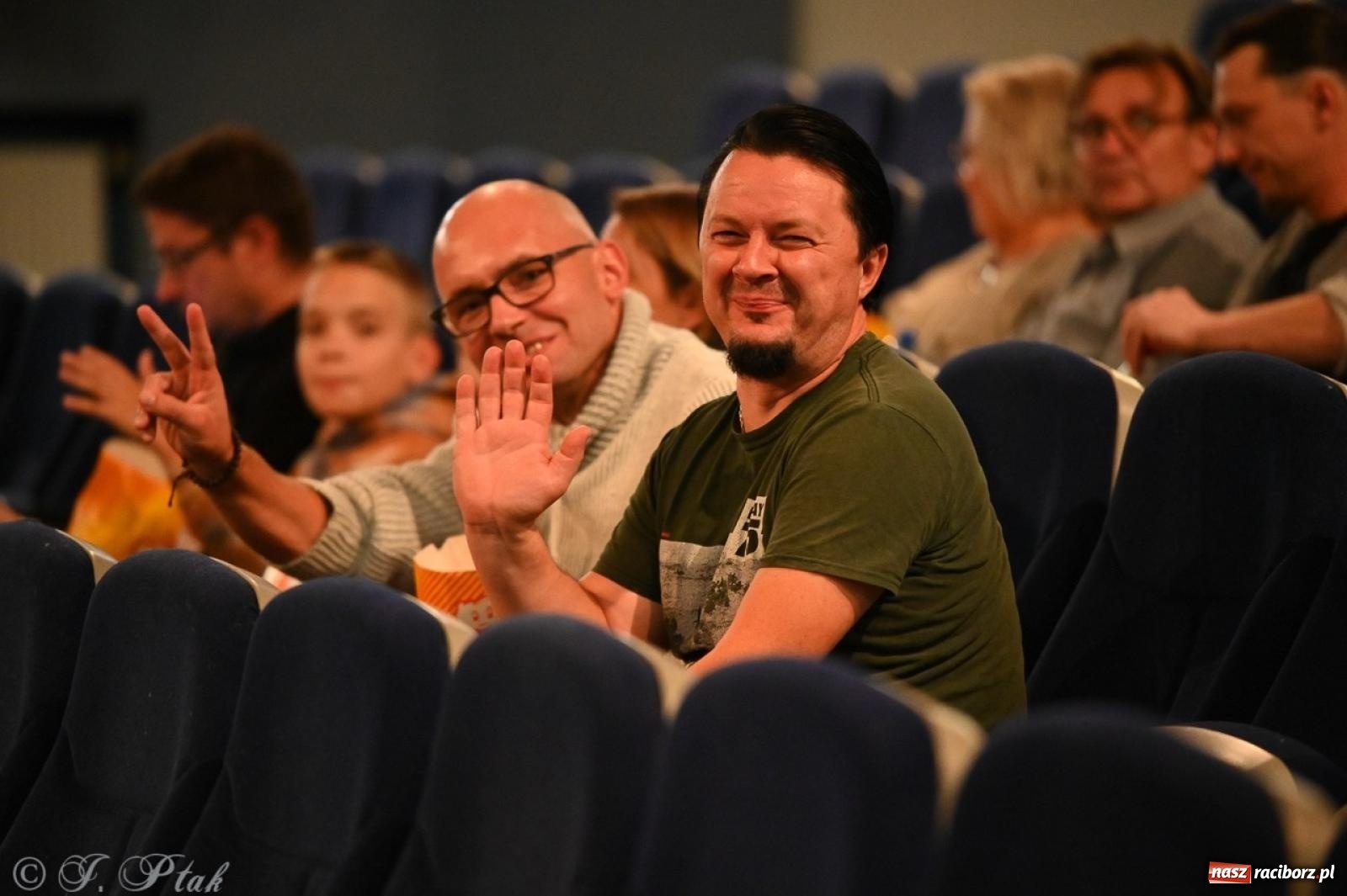 Zdjęcie w galerii na portalu naszraciborz.pl: Wystawa, tort i Bruce Lee. Kino Bałtyk świętuje 100-lecie  wiadomości z regionu