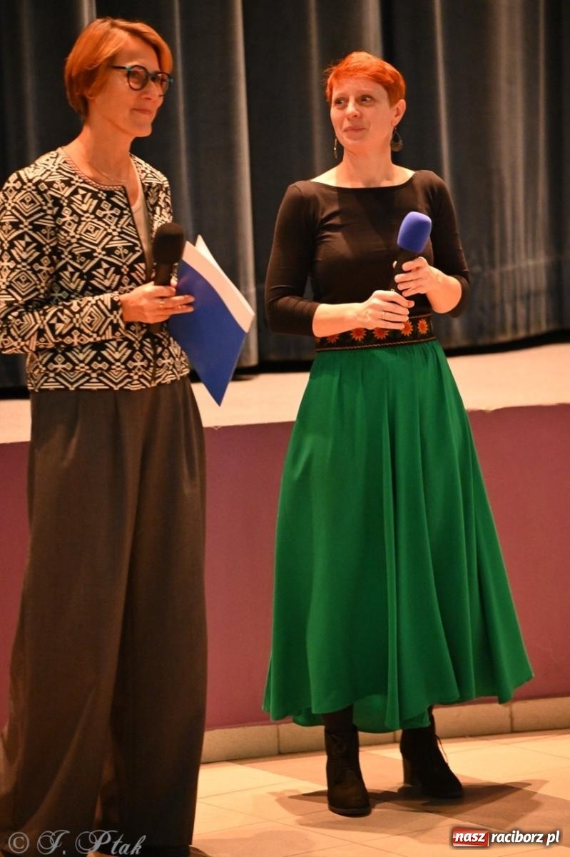 Zdjęcie w galerii na portalu naszraciborz.pl: Wystawa, tort i Bruce Lee. Kino Bałtyk świętuje 100-lecie  wiadomości z regionu