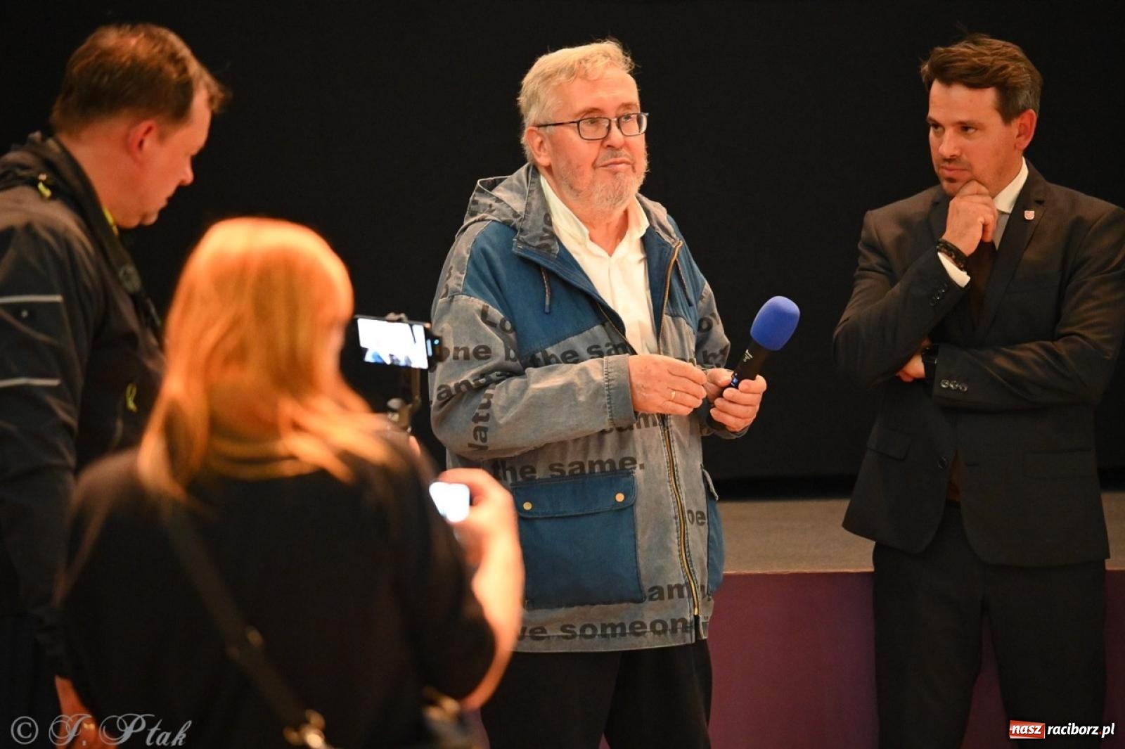 Zdjęcie w galerii na portalu naszraciborz.pl: Wystawa, tort i Bruce Lee. Kino Bałtyk świętuje 100-lecie  wiadomości z regionu