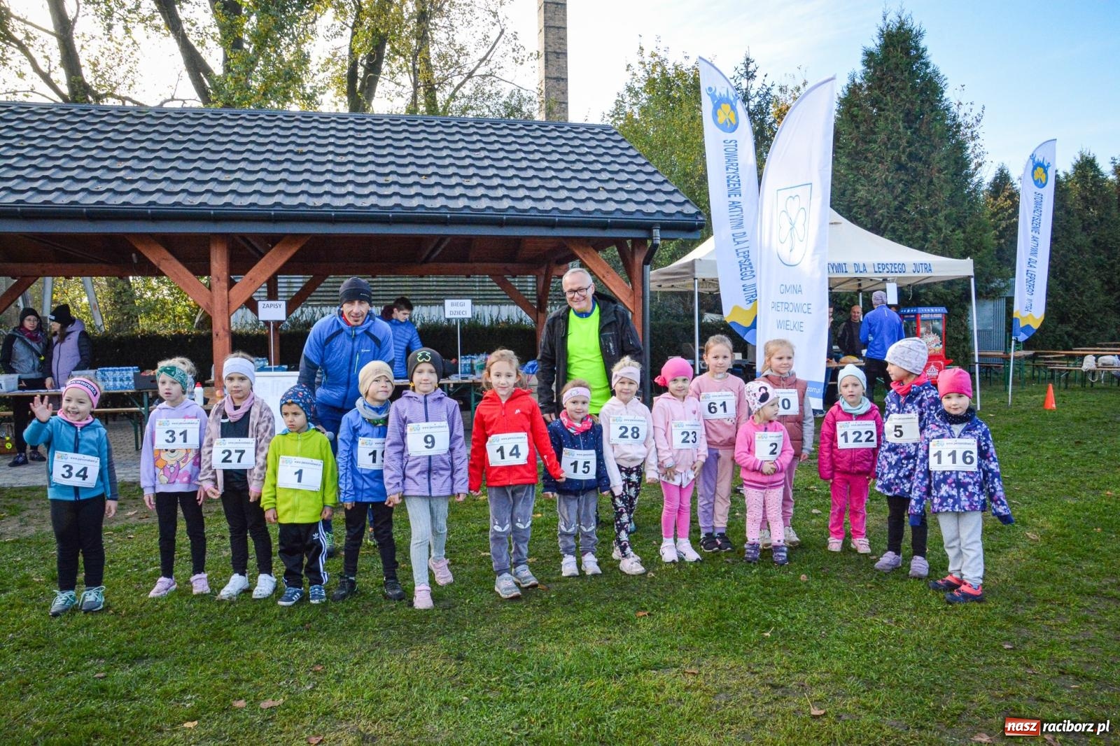 Zdjęcie w galerii na portalu naszraciborz.pl: Rywalizacja i rekreacja. Rodzinny piknik biegowy w Pietrowicach Wielkich wiadomości z regionu