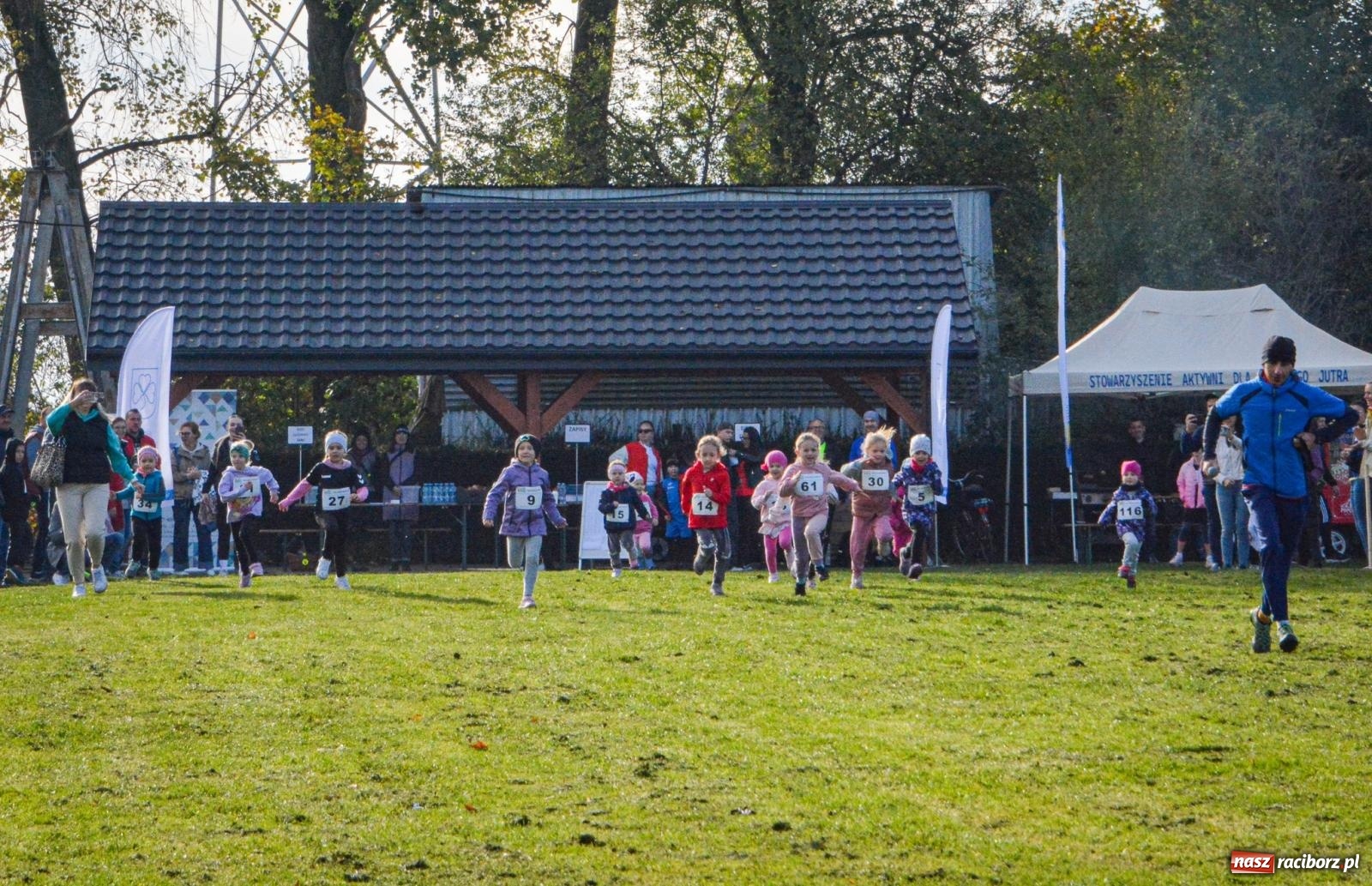 Zdjęcie w galerii na portalu naszraciborz.pl: Rywalizacja i rekreacja. Rodzinny piknik biegowy w Pietrowicach Wielkich wiadomości z regionu