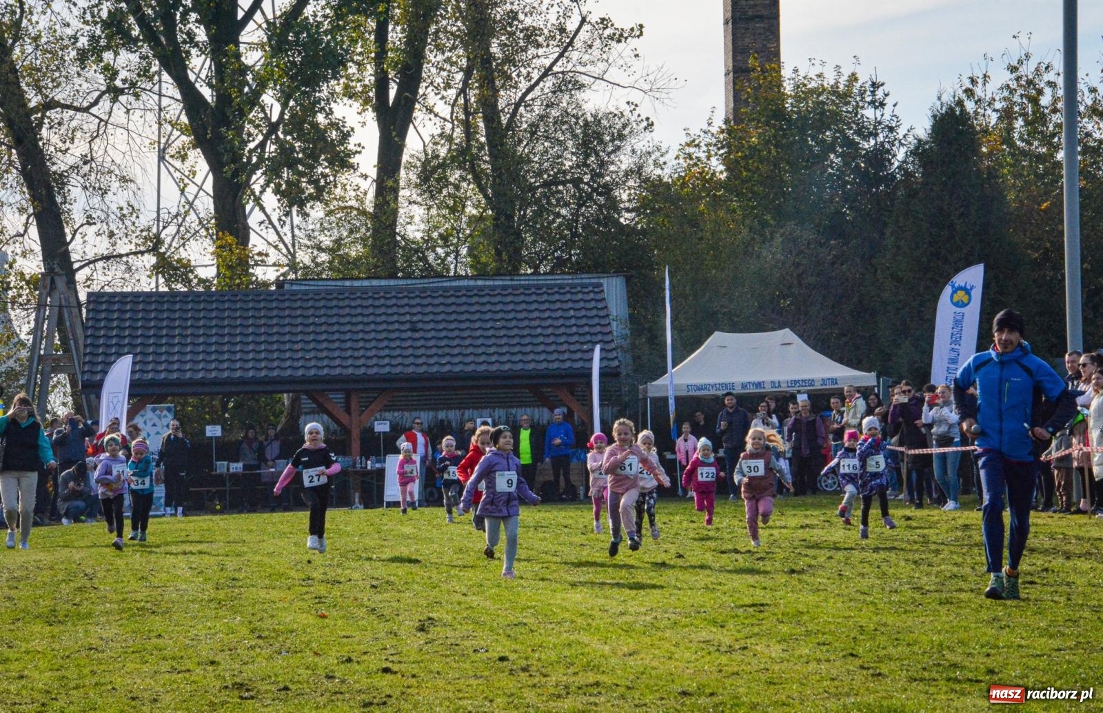 Zdjęcie w galerii na portalu naszraciborz.pl: Rywalizacja i rekreacja. Rodzinny piknik biegowy w Pietrowicach Wielkich wiadomości z regionu