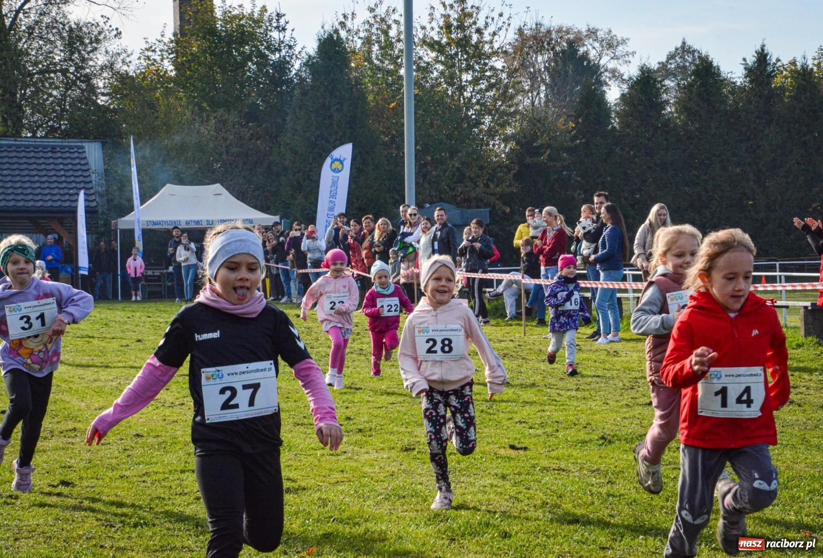 Zdjęcie w galerii na portalu naszraciborz.pl: Rywalizacja i rekreacja. Rodzinny piknik biegowy w Pietrowicach Wielkich wiadomości z regionu