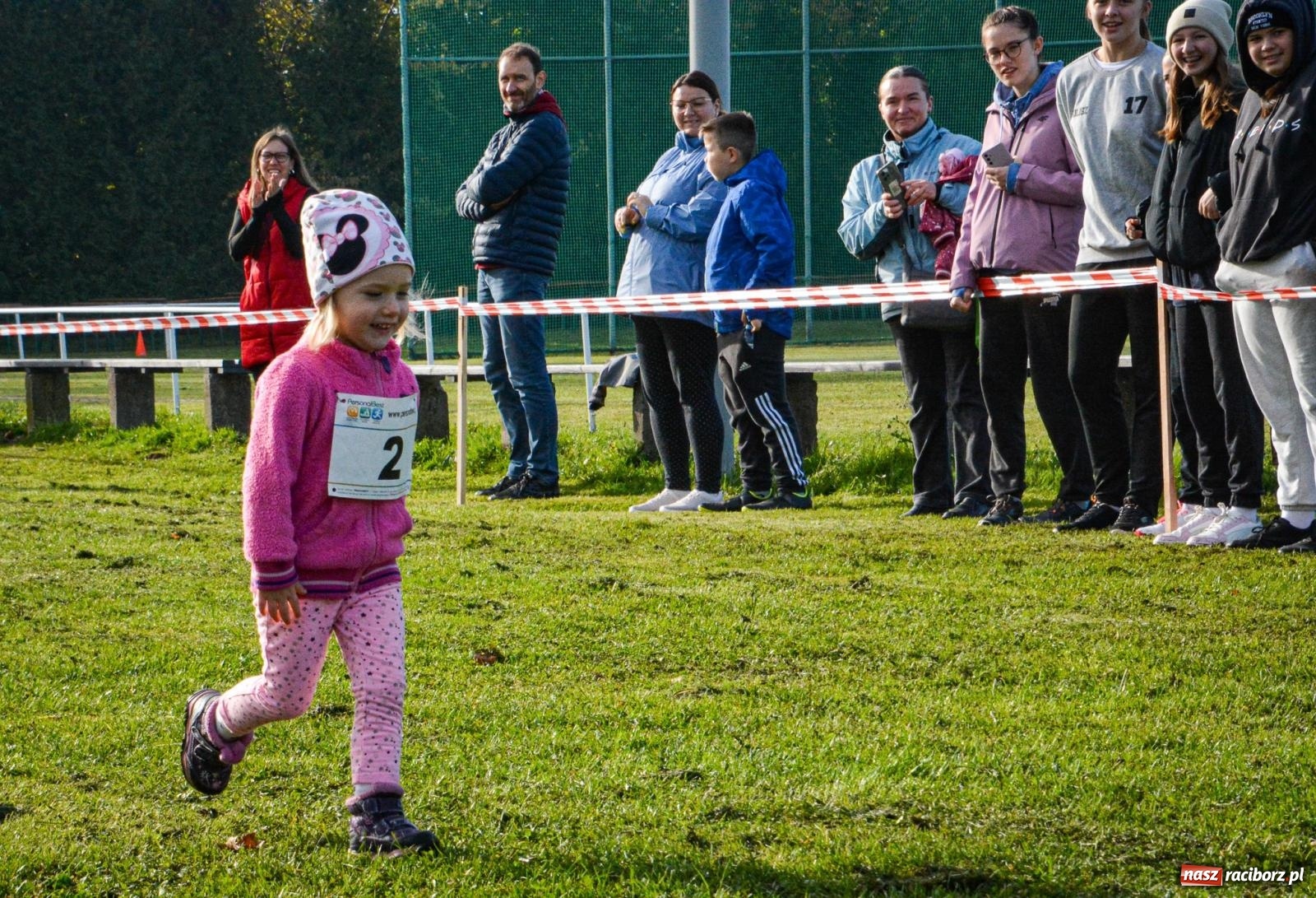 Zdjęcie w galerii na portalu naszraciborz.pl: Rywalizacja i rekreacja. Rodzinny piknik biegowy w Pietrowicach Wielkich wiadomości z regionu