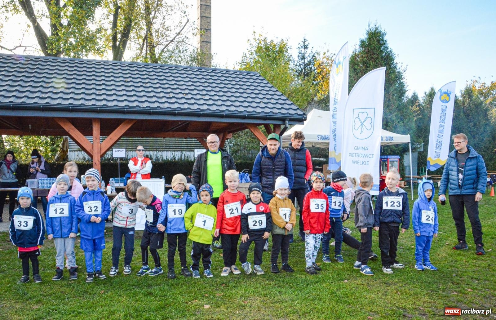 Zdjęcie w galerii na portalu naszraciborz.pl: Rywalizacja i rekreacja. Rodzinny piknik biegowy w Pietrowicach Wielkich wiadomości z regionu