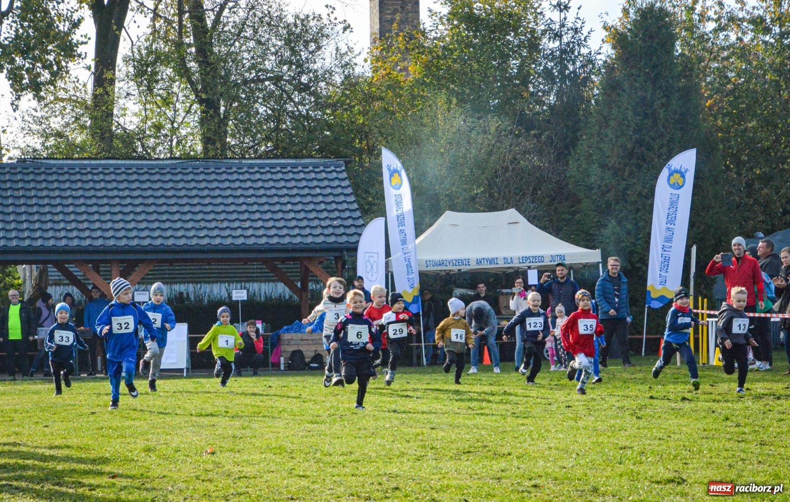 Zdjęcie w galerii na portalu naszraciborz.pl: Rywalizacja i rekreacja. Rodzinny piknik biegowy w Pietrowicach Wielkich wiadomości z regionu