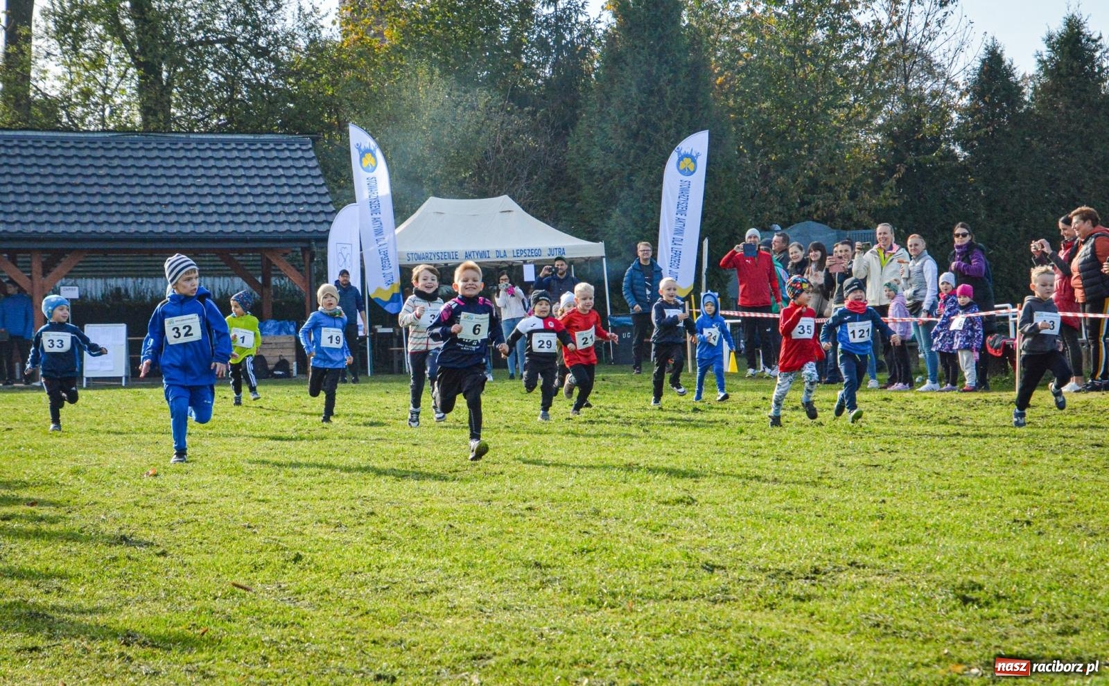 Zdjęcie w galerii na portalu naszraciborz.pl: Rywalizacja i rekreacja. Rodzinny piknik biegowy w Pietrowicach Wielkich wiadomości z regionu