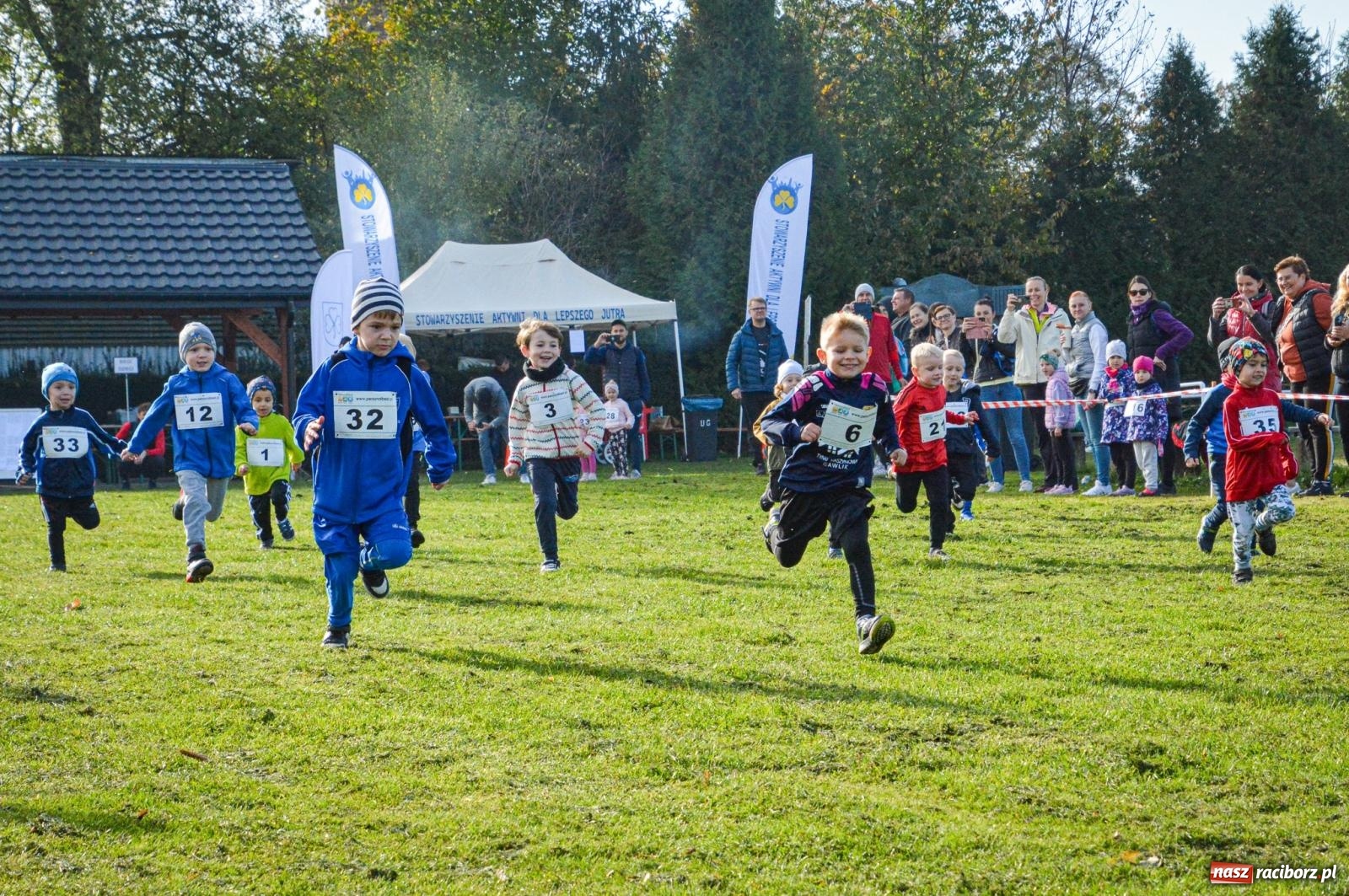 Zdjęcie w galerii na portalu naszraciborz.pl: Rywalizacja i rekreacja. Rodzinny piknik biegowy w Pietrowicach Wielkich wiadomości z regionu