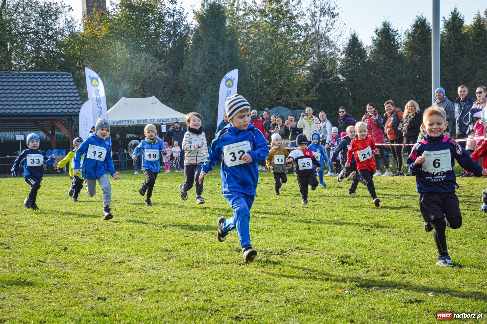 Zdjęcie w galerii na portalu naszraciborz.pl: Rywalizacja i rekreacja. Rodzinny piknik biegowy w Pietrowicach Wielkich wiadomości z regionu