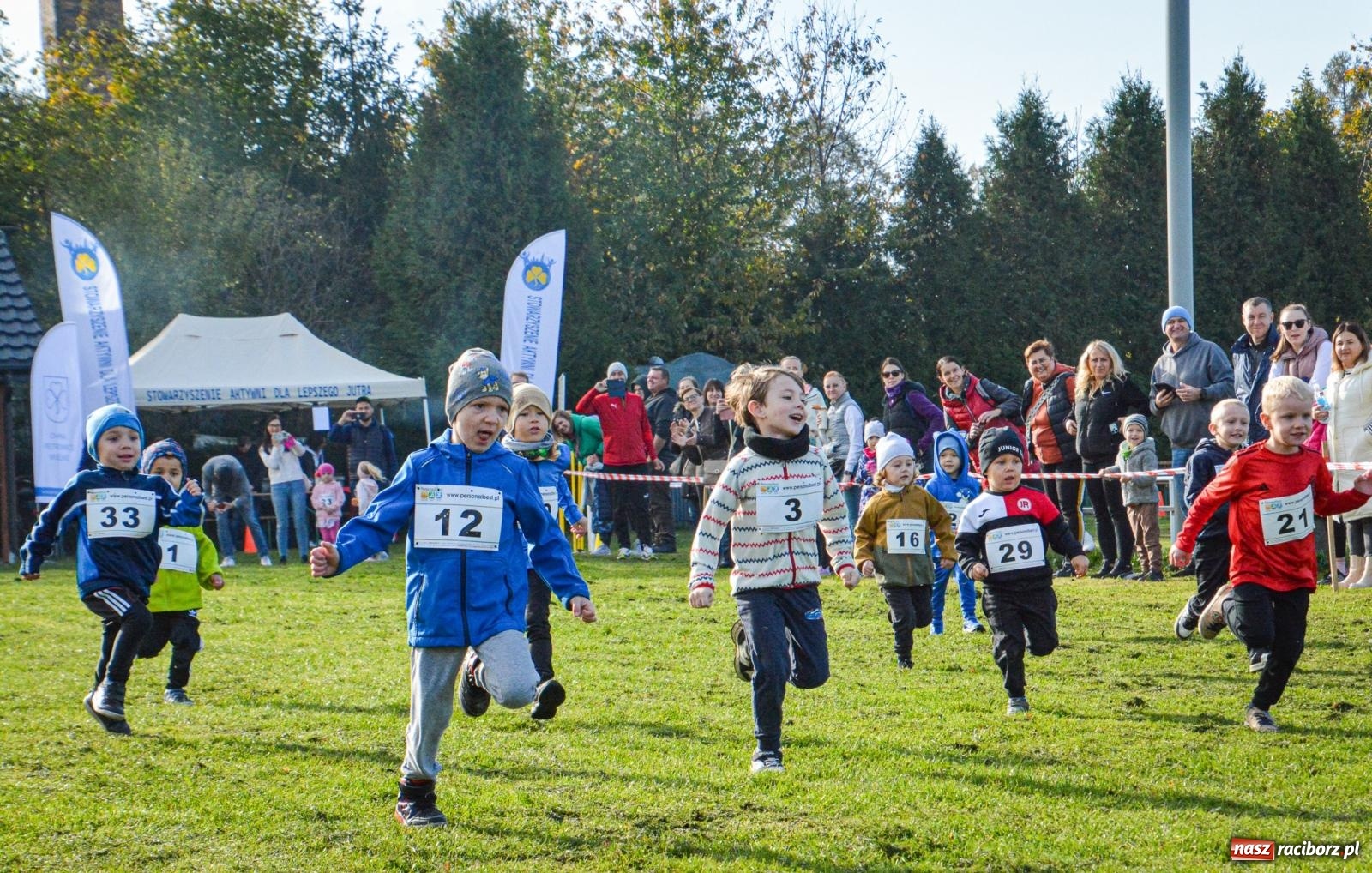 Zdjęcie w galerii na portalu naszraciborz.pl: Rywalizacja i rekreacja. Rodzinny piknik biegowy w Pietrowicach Wielkich wiadomości z regionu