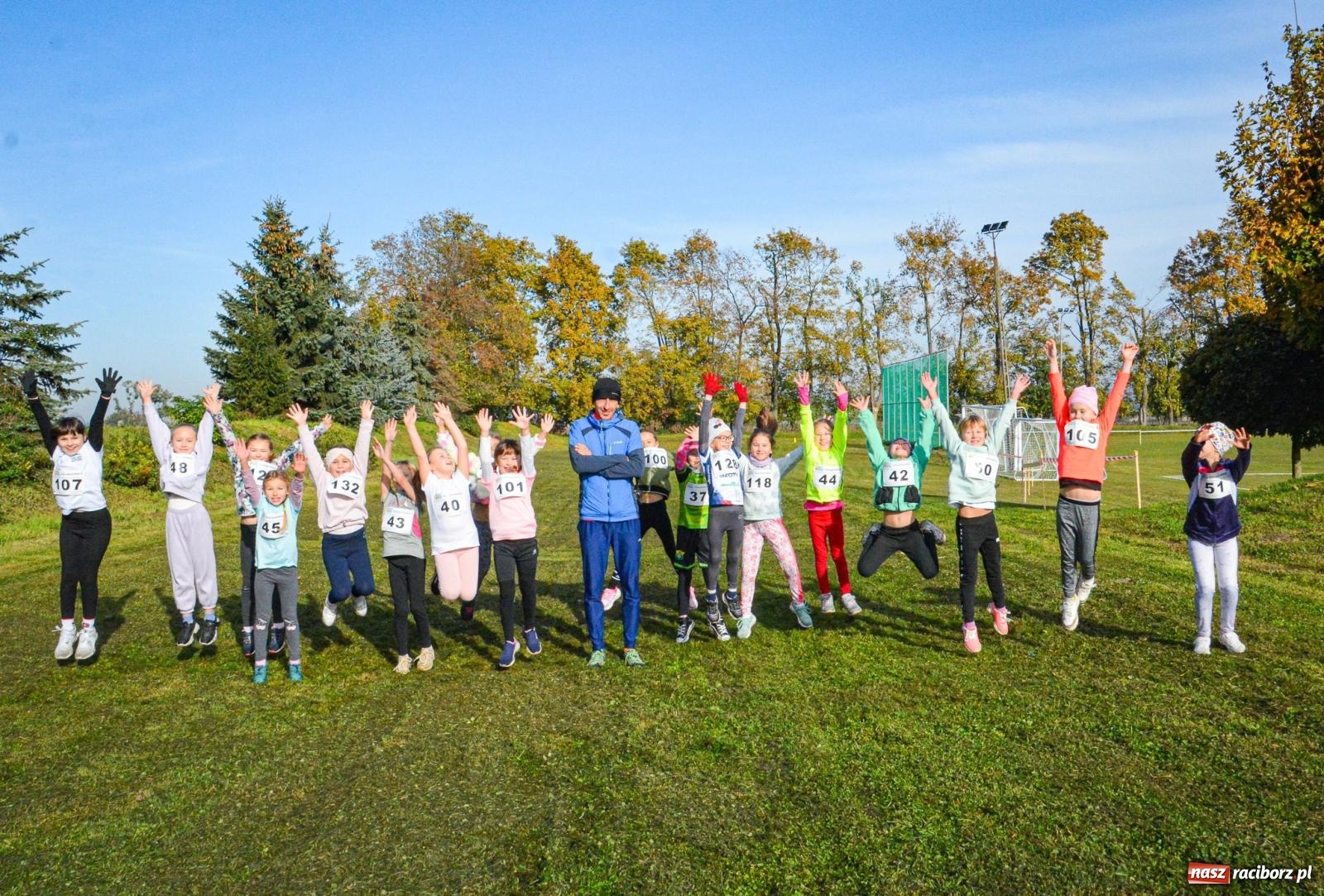Zdjęcie w galerii na portalu naszraciborz.pl: Rywalizacja i rekreacja. Rodzinny piknik biegowy w Pietrowicach Wielkich wiadomości z regionu
