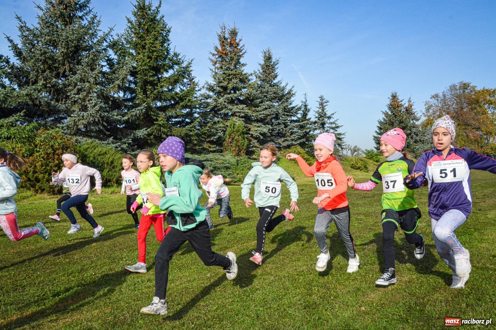 Zdjęcie w galerii na portalu naszraciborz.pl: Rywalizacja i rekreacja. Rodzinny piknik biegowy w Pietrowicach Wielkich wiadomości z regionu