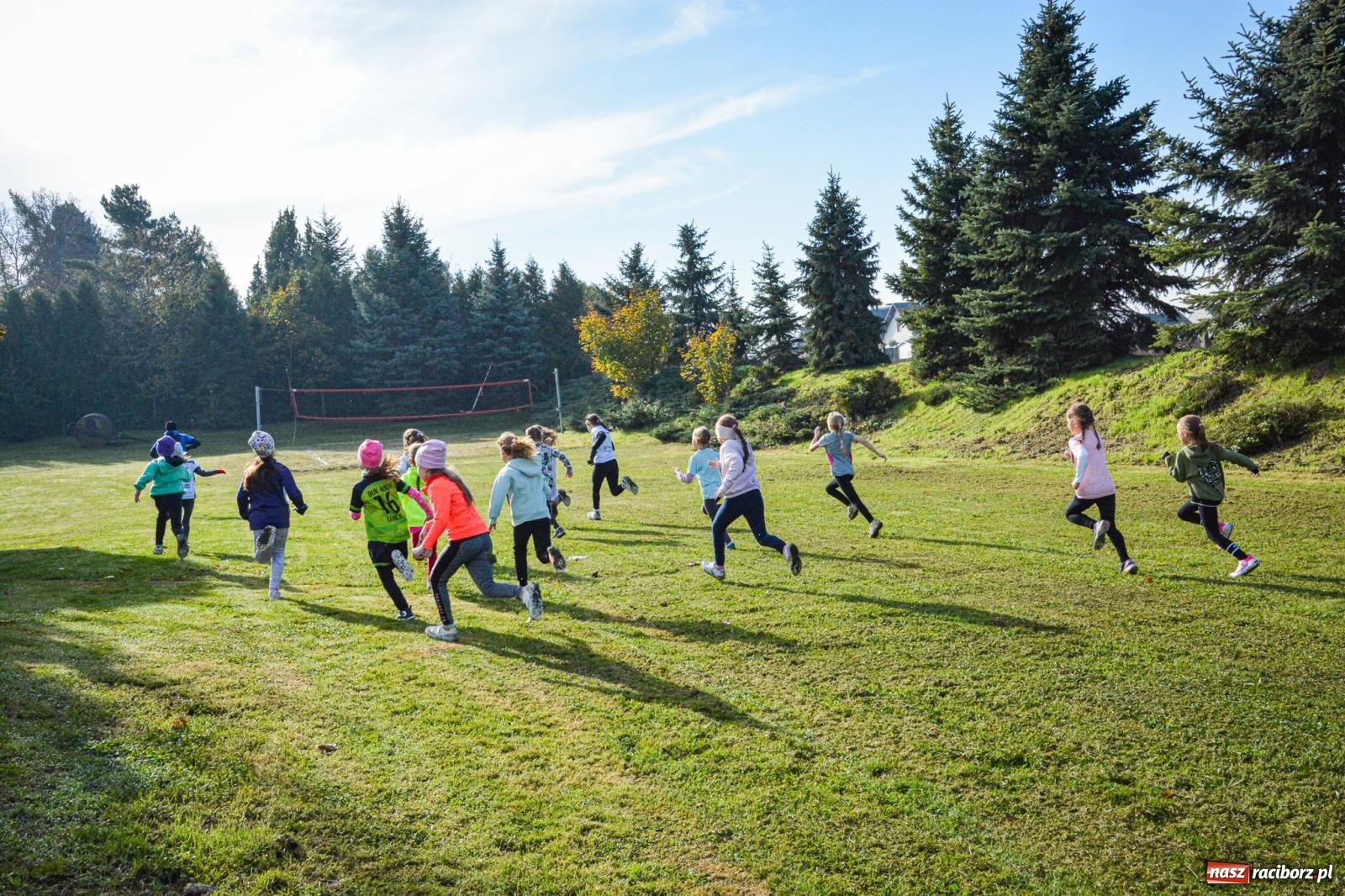Zdjęcie w galerii na portalu naszraciborz.pl: Rywalizacja i rekreacja. Rodzinny piknik biegowy w Pietrowicach Wielkich wiadomości z regionu