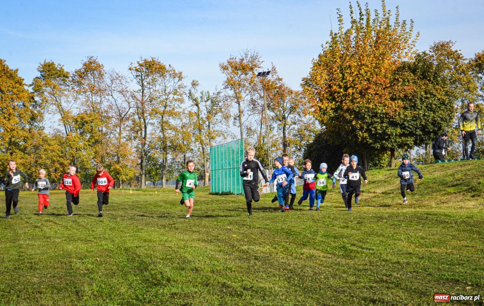 Zdjęcie w galerii na portalu naszraciborz.pl: Rywalizacja i rekreacja. Rodzinny piknik biegowy w Pietrowicach Wielkich wiadomości z regionu