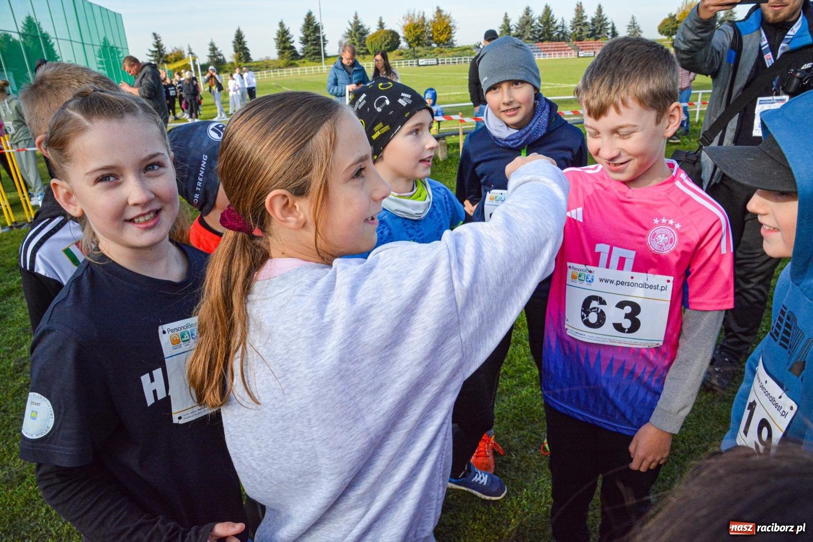 Zdjęcie w galerii na portalu naszraciborz.pl: Rywalizacja i rekreacja. Rodzinny piknik biegowy w Pietrowicach Wielkich wiadomości z regionu