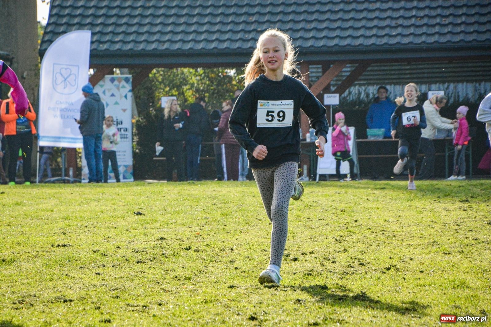Zdjęcie w galerii na portalu naszraciborz.pl: Rywalizacja i rekreacja. Rodzinny piknik biegowy w Pietrowicach Wielkich wiadomości z regionu
