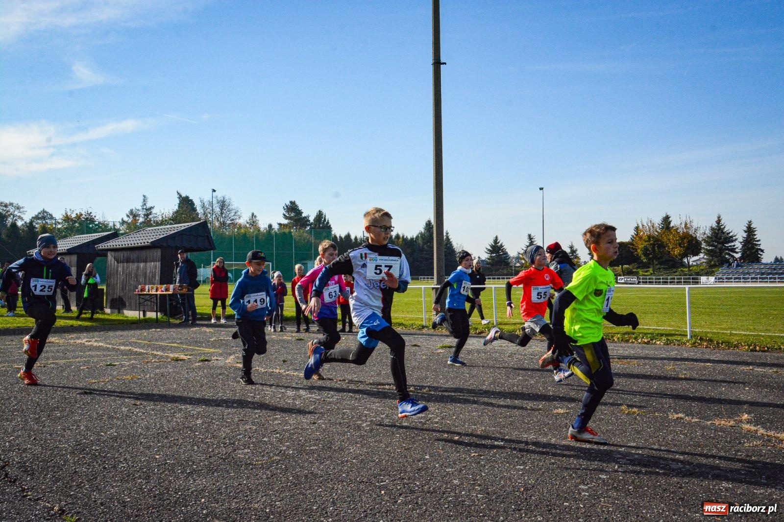 Zdjęcie w galerii na portalu naszraciborz.pl: Rywalizacja i rekreacja. Rodzinny piknik biegowy w Pietrowicach Wielkich wiadomości z regionu