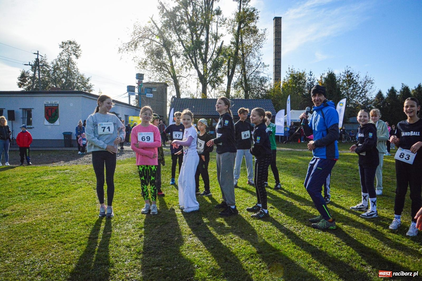 Zdjęcie w galerii na portalu naszraciborz.pl: Rywalizacja i rekreacja. Rodzinny piknik biegowy w Pietrowicach Wielkich wiadomości z regionu