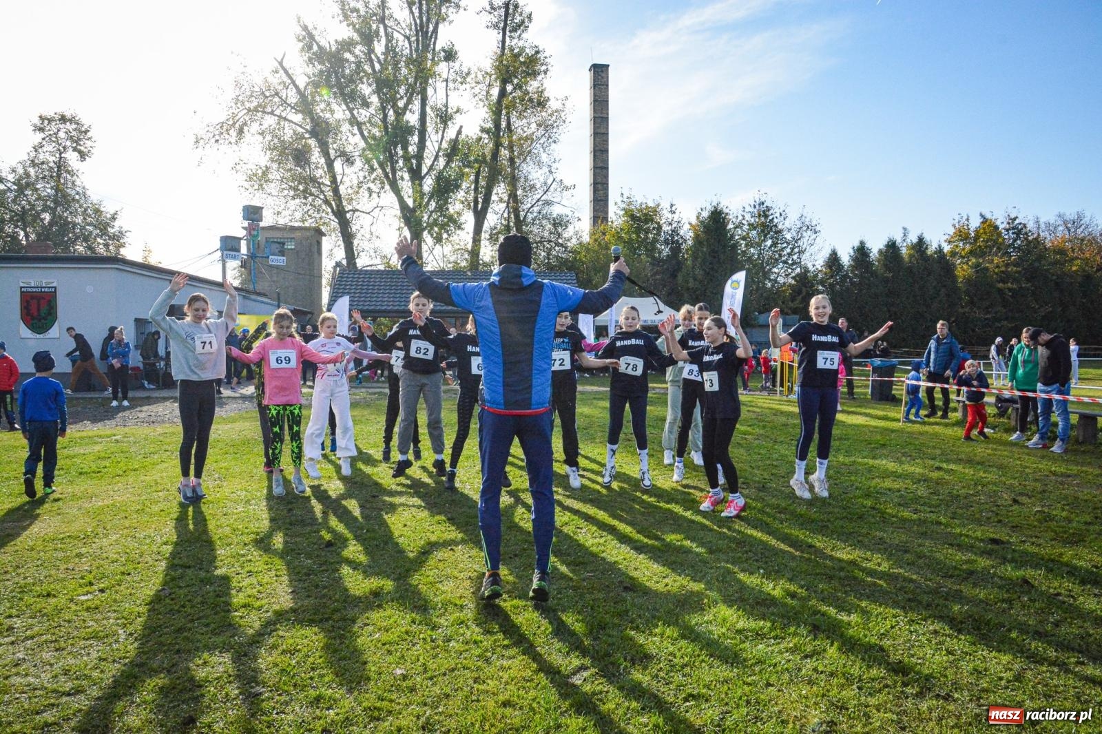 Zdjęcie w galerii na portalu naszraciborz.pl: Rywalizacja i rekreacja. Rodzinny piknik biegowy w Pietrowicach Wielkich wiadomości z regionu