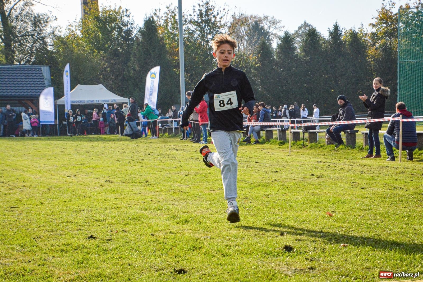 Zdjęcie w galerii na portalu naszraciborz.pl: Rywalizacja i rekreacja. Rodzinny piknik biegowy w Pietrowicach Wielkich wiadomości z regionu