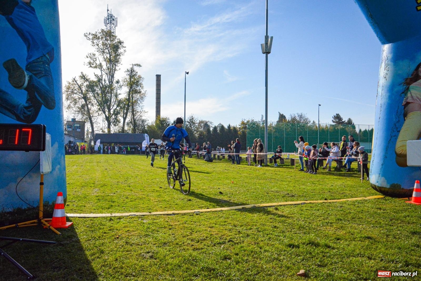 Zdjęcie w galerii na portalu naszraciborz.pl: Rywalizacja i rekreacja. Rodzinny piknik biegowy w Pietrowicach Wielkich wiadomości z regionu