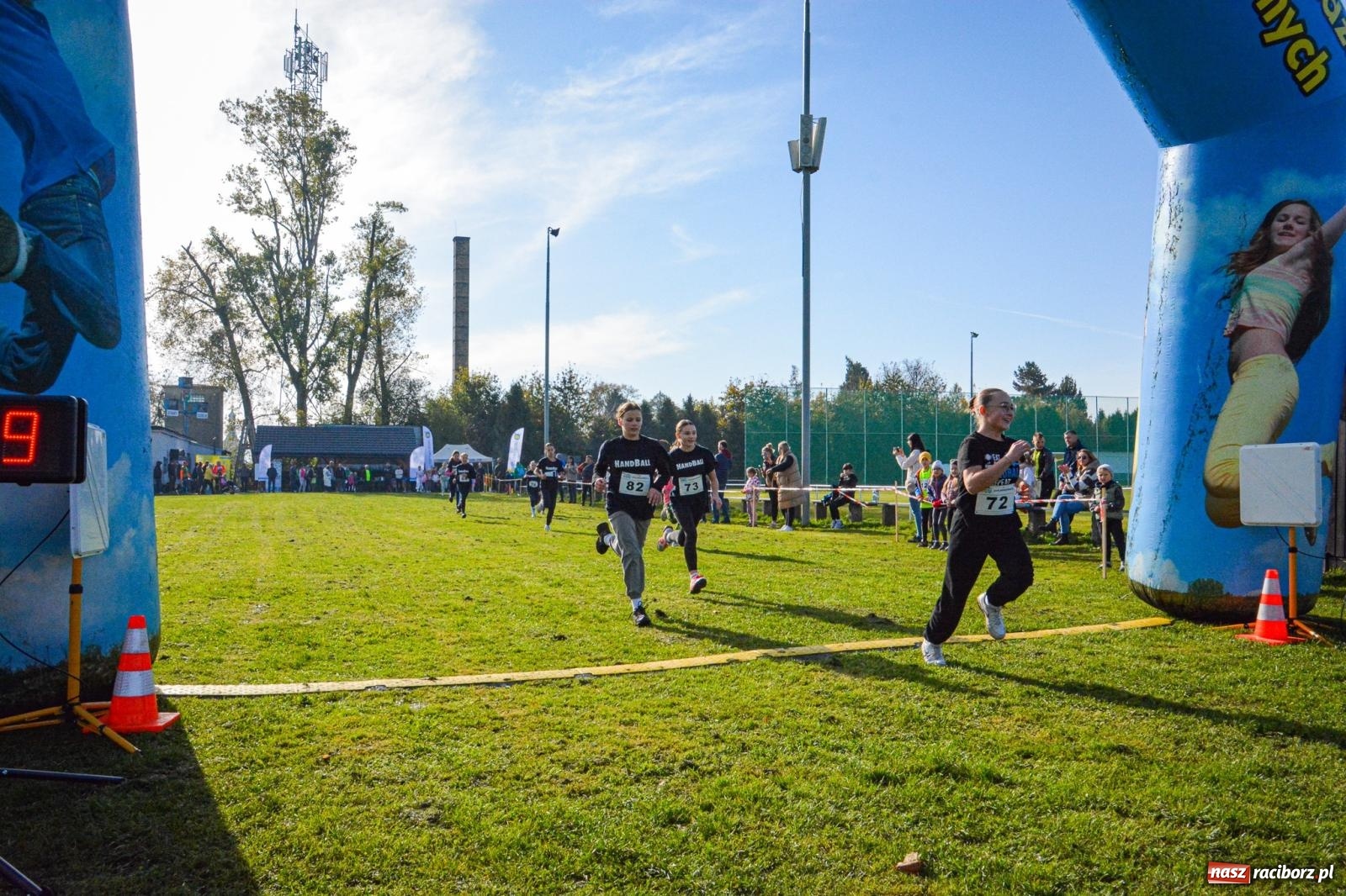 Zdjęcie w galerii na portalu naszraciborz.pl: Rywalizacja i rekreacja. Rodzinny piknik biegowy w Pietrowicach Wielkich wiadomości z regionu