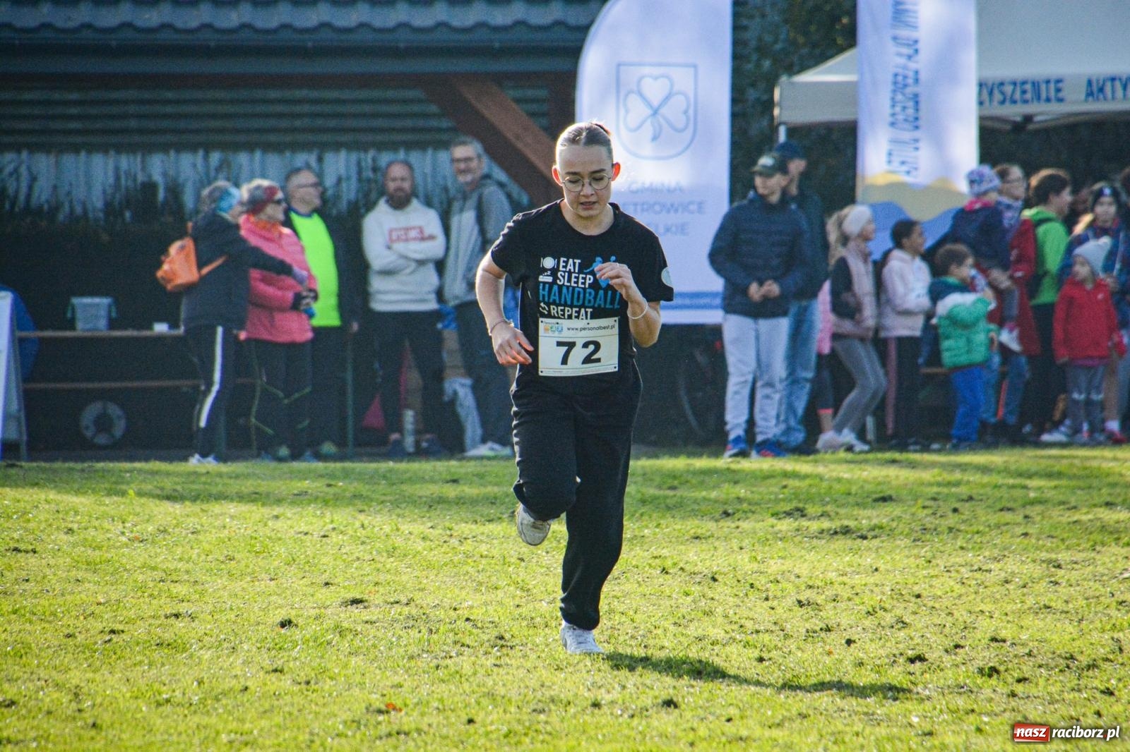 Zdjęcie w galerii na portalu naszraciborz.pl: Rywalizacja i rekreacja. Rodzinny piknik biegowy w Pietrowicach Wielkich wiadomości z regionu