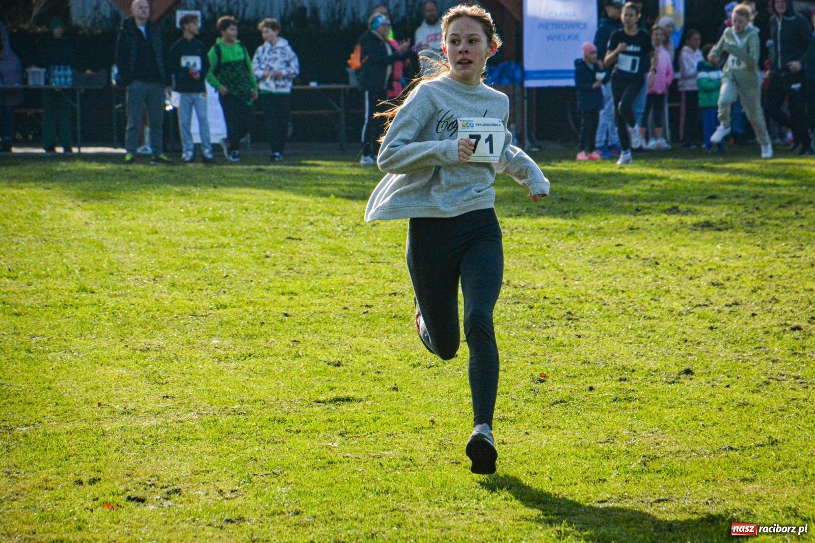 Zdjęcie w galerii na portalu naszraciborz.pl: Rywalizacja i rekreacja. Rodzinny piknik biegowy w Pietrowicach Wielkich wiadomości z regionu