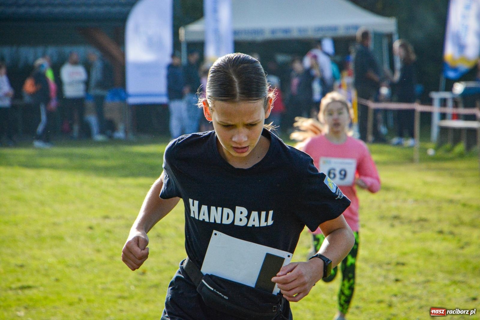 Zdjęcie w galerii na portalu naszraciborz.pl: Rywalizacja i rekreacja. Rodzinny piknik biegowy w Pietrowicach Wielkich wiadomości z regionu