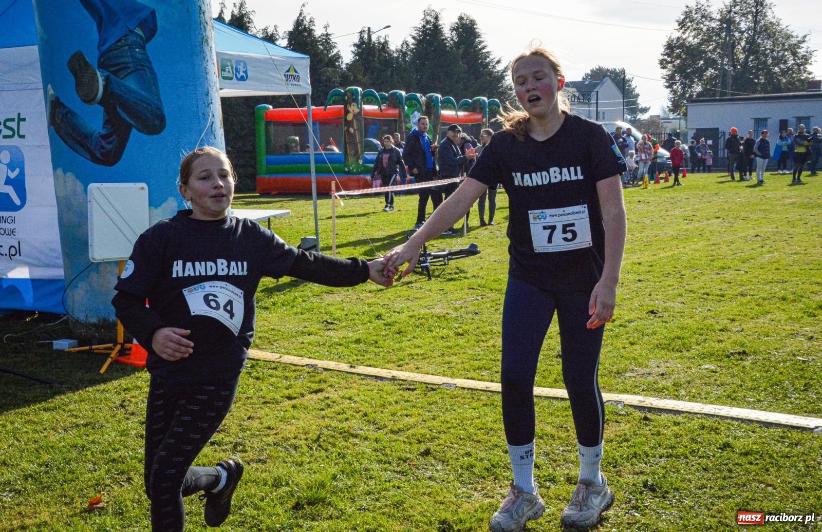 Zdjęcie w galerii na portalu naszraciborz.pl: Rywalizacja i rekreacja. Rodzinny piknik biegowy w Pietrowicach Wielkich wiadomości z regionu