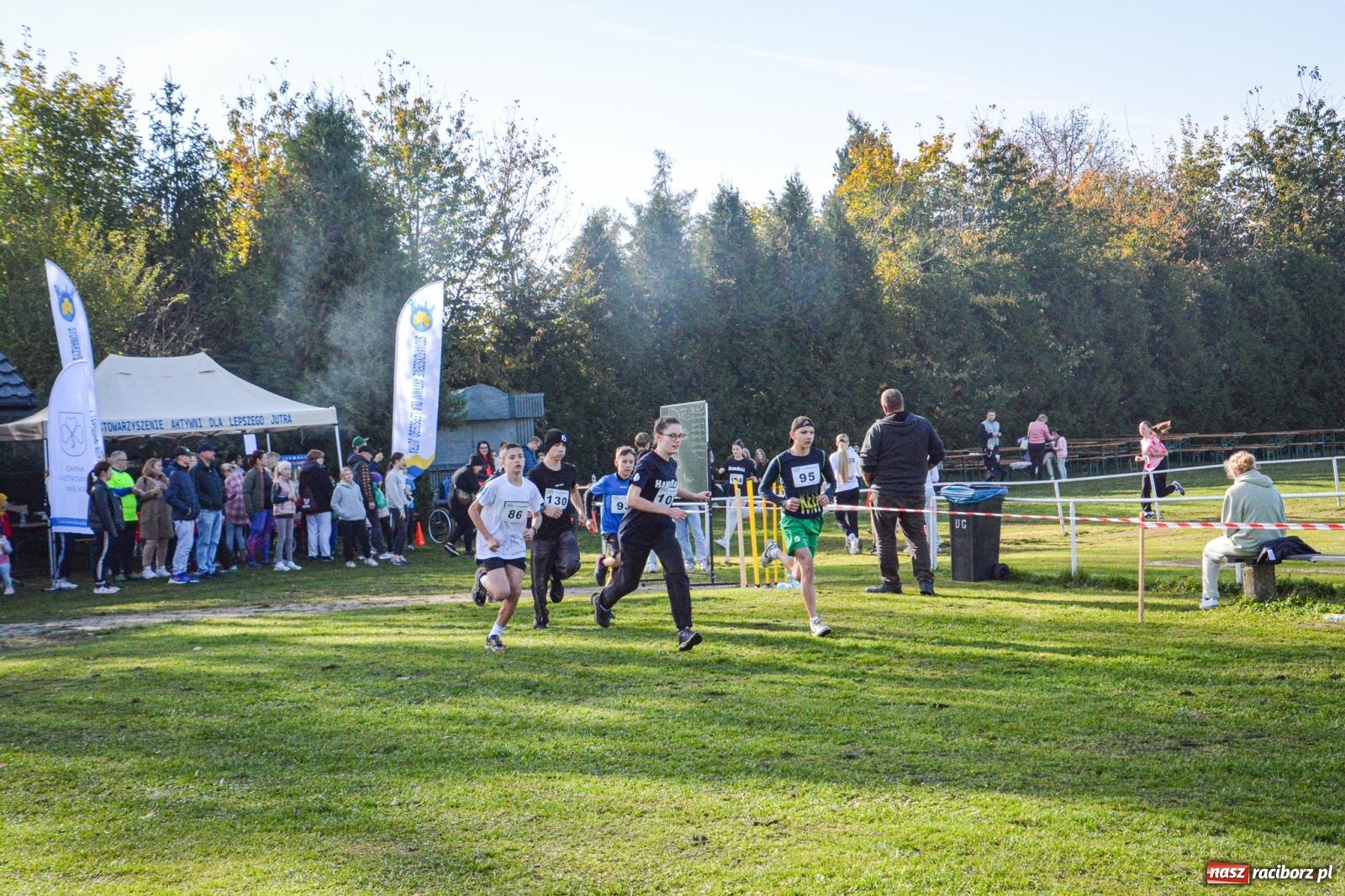 Zdjęcie w galerii na portalu naszraciborz.pl: Rywalizacja i rekreacja. Rodzinny piknik biegowy w Pietrowicach Wielkich wiadomości z regionu