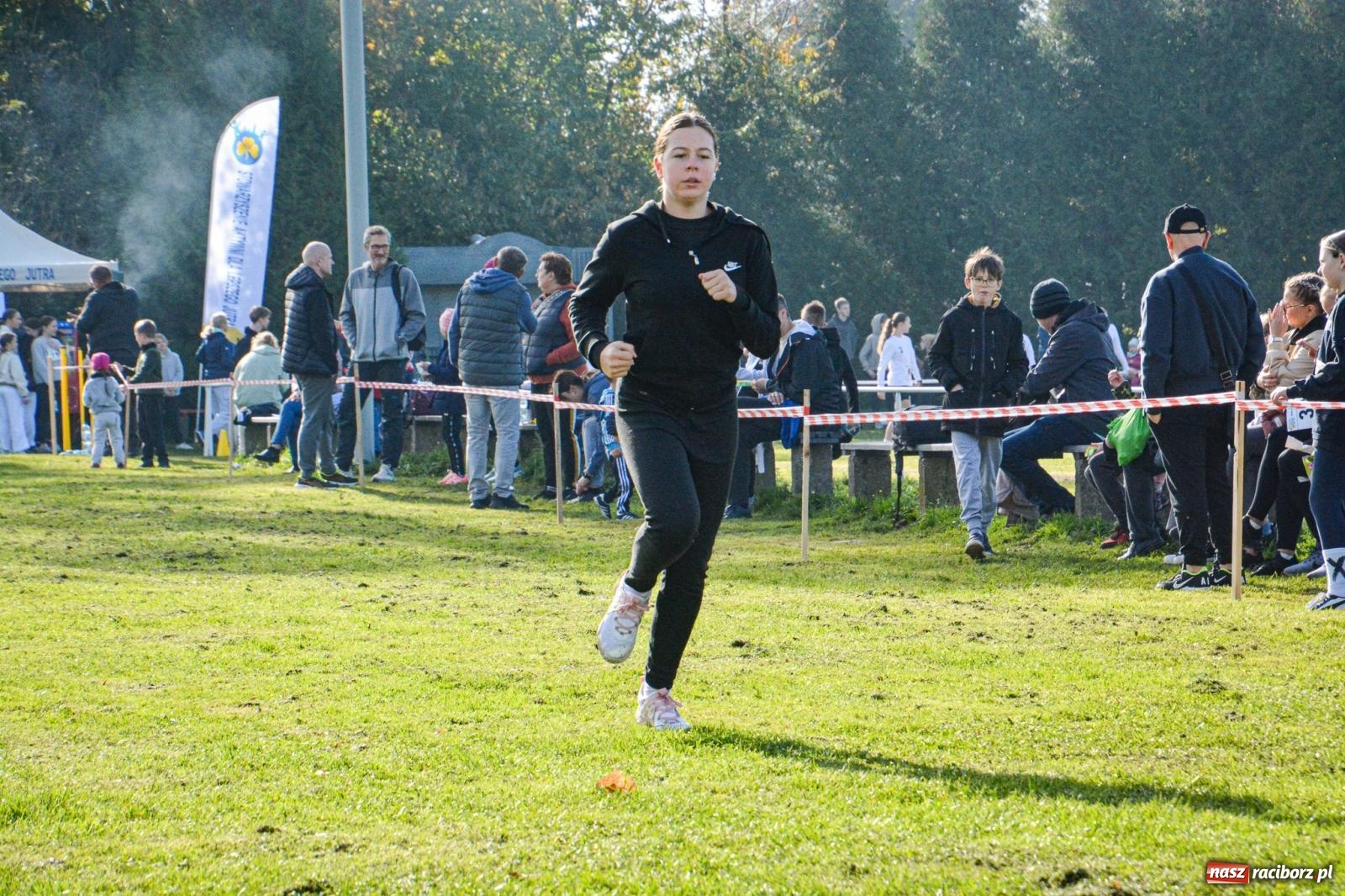 Zdjęcie w galerii na portalu naszraciborz.pl: Rywalizacja i rekreacja. Rodzinny piknik biegowy w Pietrowicach Wielkich wiadomości z regionu
