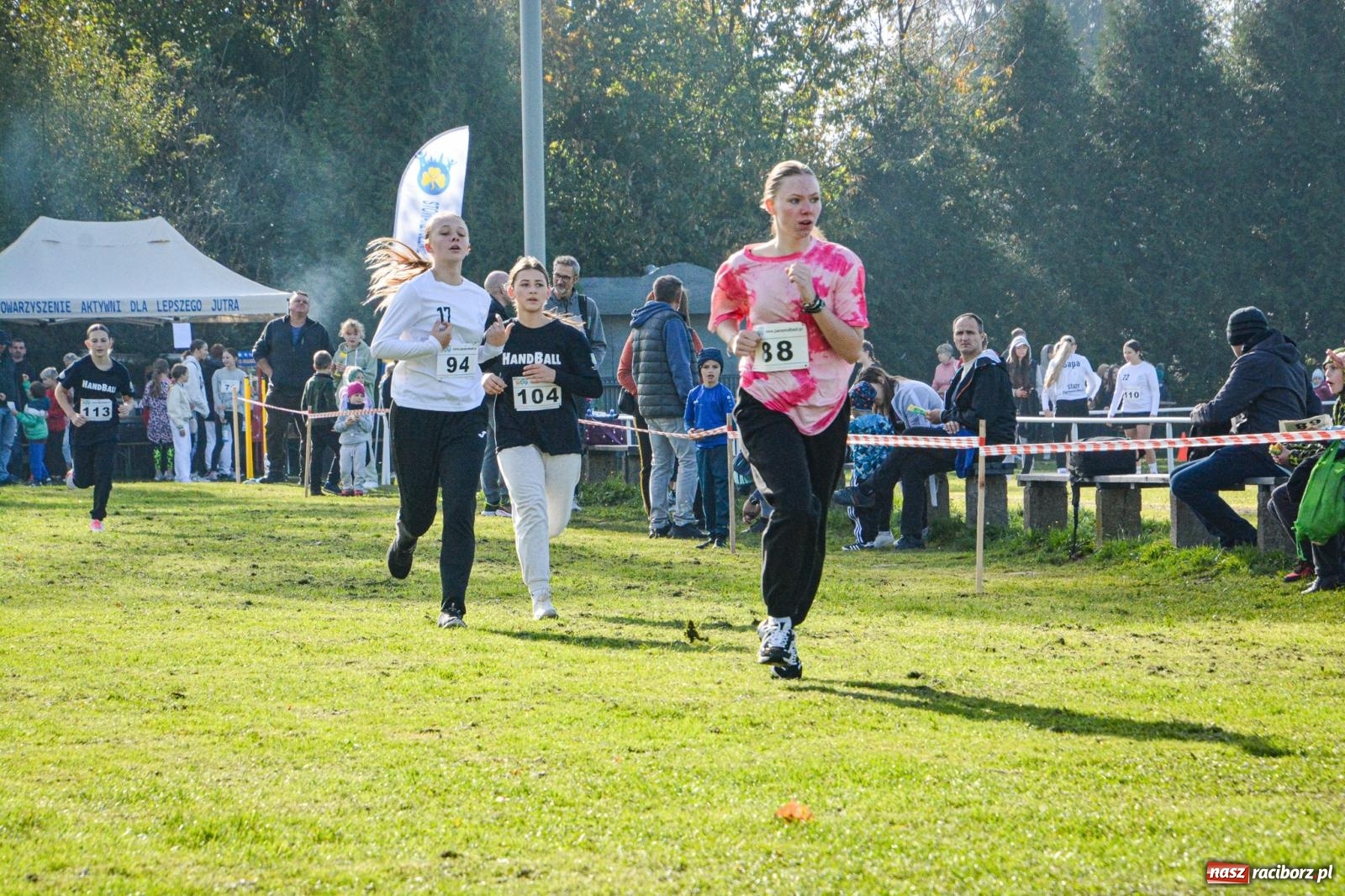 Zdjęcie w galerii na portalu naszraciborz.pl: Rywalizacja i rekreacja. Rodzinny piknik biegowy w Pietrowicach Wielkich wiadomości z regionu