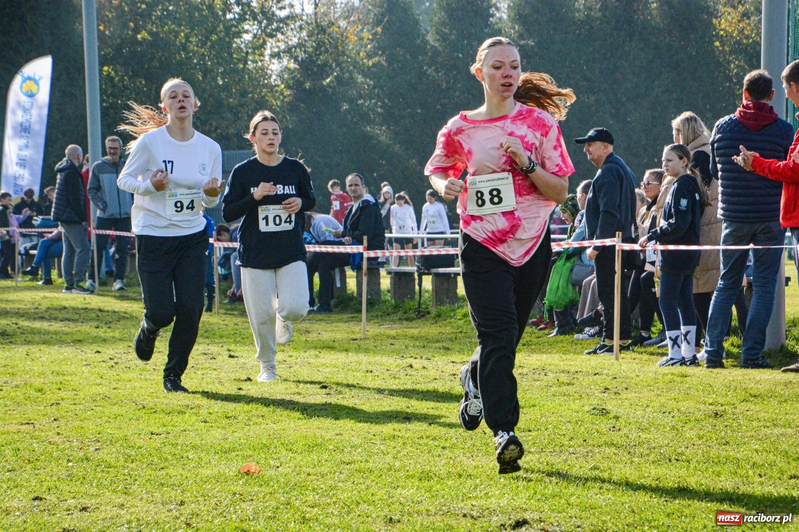 Zdjęcie w galerii na portalu naszraciborz.pl: Rywalizacja i rekreacja. Rodzinny piknik biegowy w Pietrowicach Wielkich wiadomości z regionu