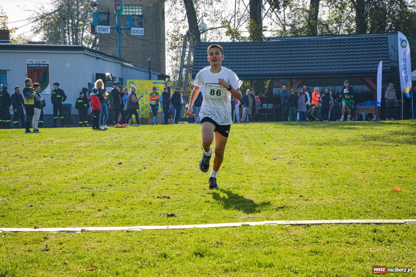 Zdjęcie w galerii na portalu naszraciborz.pl: Rywalizacja i rekreacja. Rodzinny piknik biegowy w Pietrowicach Wielkich wiadomości z regionu