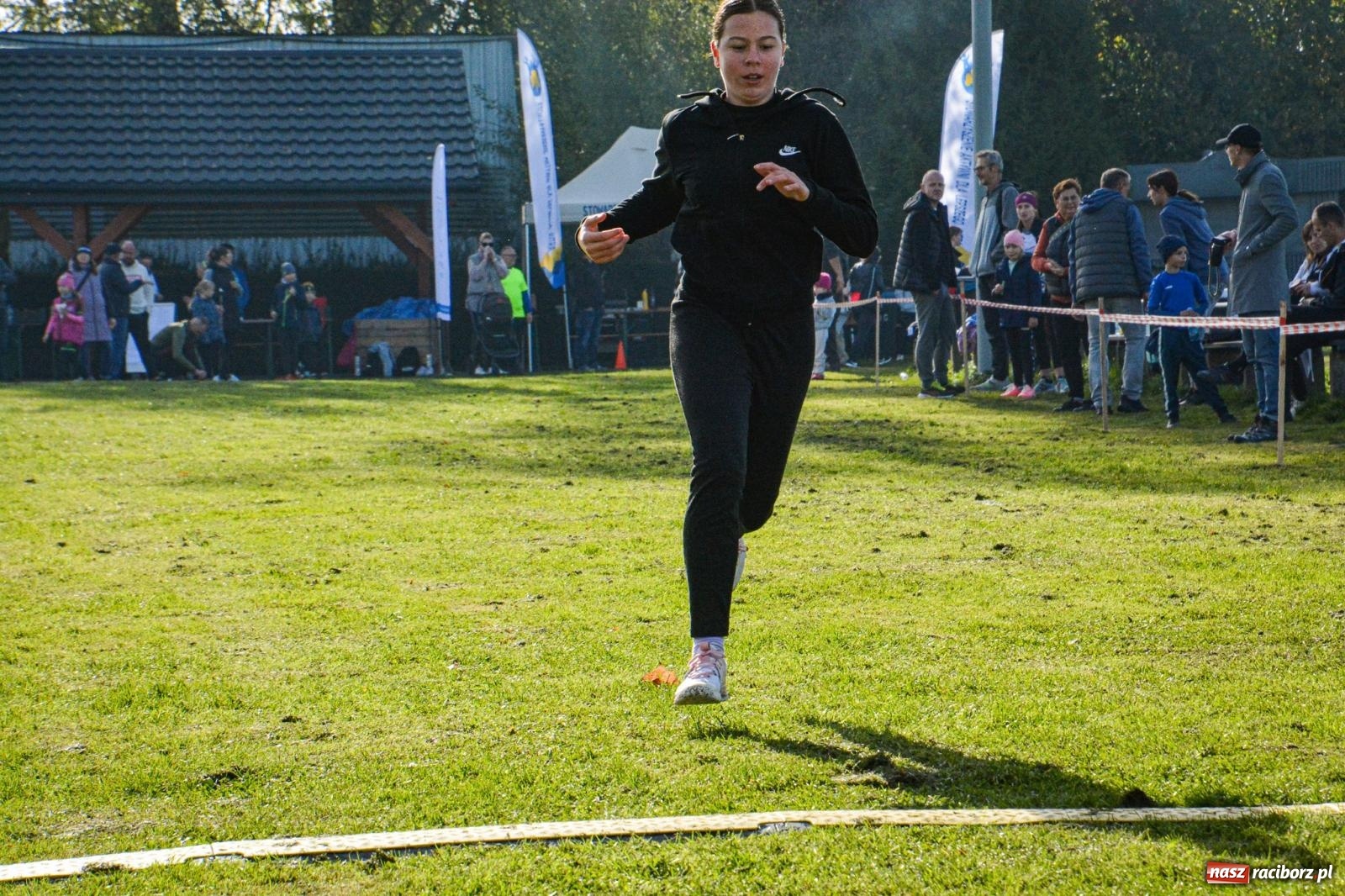 Zdjęcie w galerii na portalu naszraciborz.pl: Rywalizacja i rekreacja. Rodzinny piknik biegowy w Pietrowicach Wielkich wiadomości z regionu