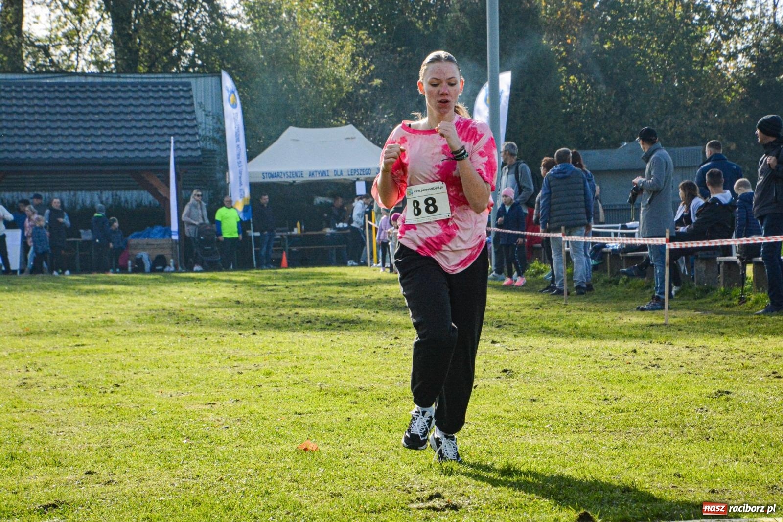 Zdjęcie w galerii na portalu naszraciborz.pl: Rywalizacja i rekreacja. Rodzinny piknik biegowy w Pietrowicach Wielkich wiadomości z regionu