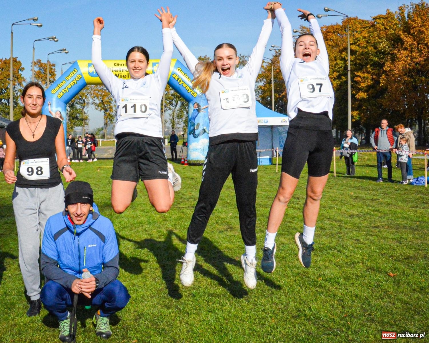 Zdjęcie w galerii na portalu naszraciborz.pl: Rywalizacja i rekreacja. Rodzinny piknik biegowy w Pietrowicach Wielkich wiadomości z regionu